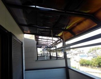 屋根材の変色