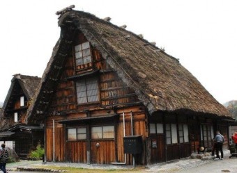 茅葺屋根