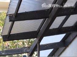波板が飛んだ