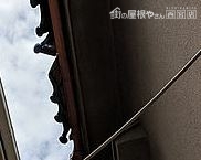 落ちそうな瓦