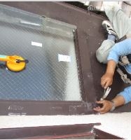 天窓ガラス割れ替え作業