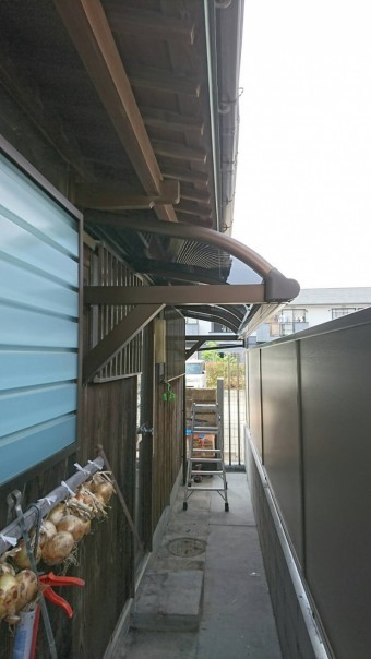 直付けテラス屋根完成