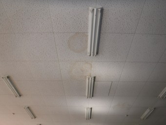 倉庫雨漏り1