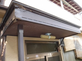 玄関庇修理現調1