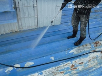 屋根塗装水洗い作業