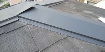 西宮市木造住宅棟板金繋ぎ合わせ加工