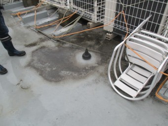 尼崎市店舗ビルの屋上防水劣化
