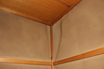 川西市雨漏り調査1