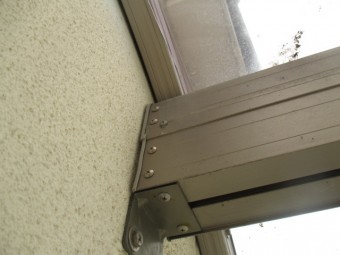 尼崎市木造二階建てカーポート屋根ビス止め部分
