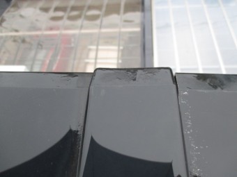 西宮市二階バルコニー手すり笠木部分