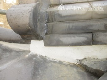 棟瓦漆喰
