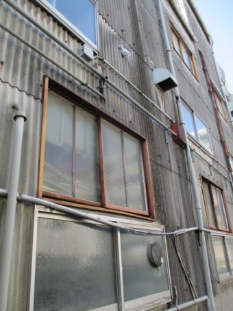西宮市工場倉庫外壁面
