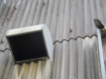 西宮市倉庫換気フード破損