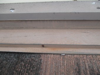 芦屋市宮塚町紫外線や雨の影響でサビている屋根板金