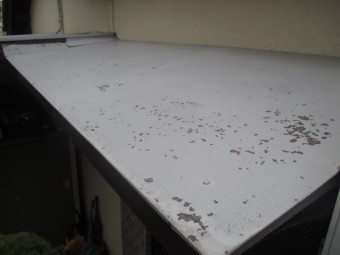 芦屋市茶屋之町玄関上のひさし部分劣化にて雨漏り
