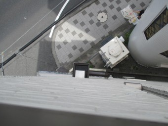 西宮市にて築12年ほど経過しているバルコニー部分にある集水器