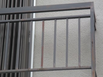 西宮市モルタル壁手すり腐食