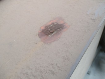 西宮市瓦棒屋根一部サビついて穴空き