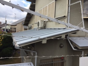 瓦棒葺き屋根