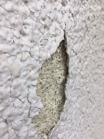 壁塗装剥がれ