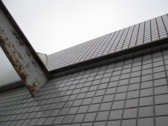 西宮市マンションタイル壁