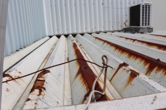 工場屋根雨漏り3
