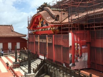 首里城改修作業中