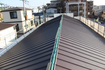 伊丹市屋根材張り作業6