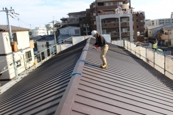 伊丹市屋根材張り作業7