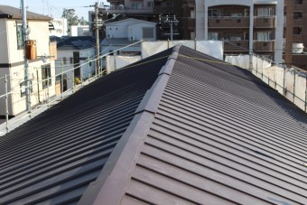 伊丹市屋根材張り作業9