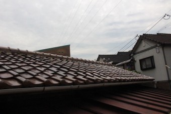 屋根瓦落下4