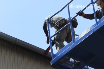 尼崎市工場雨樋修理7