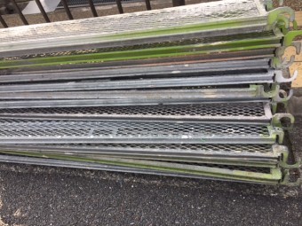 足場の材料