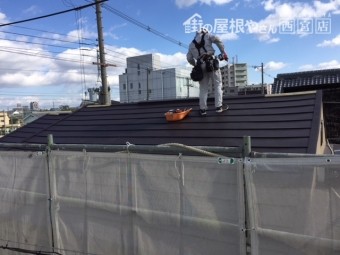 屋根葺き替え作業