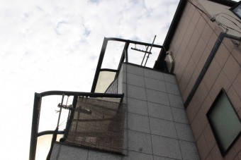 テラス屋根ポリカ板修理1