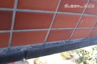 サッシ廻りコーキング2