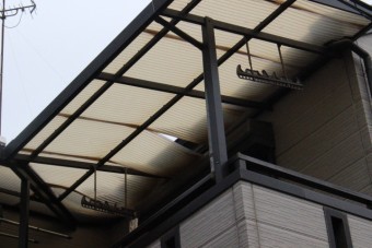 2Fベランダ屋根波板修理1