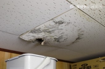 芦屋市雨漏り現場1