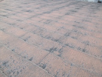 西宮市カラーベスト屋根表面塗膜剥離