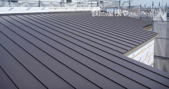 ガルバニウム屋根