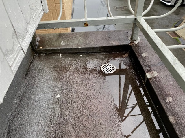 排水口に水が残る