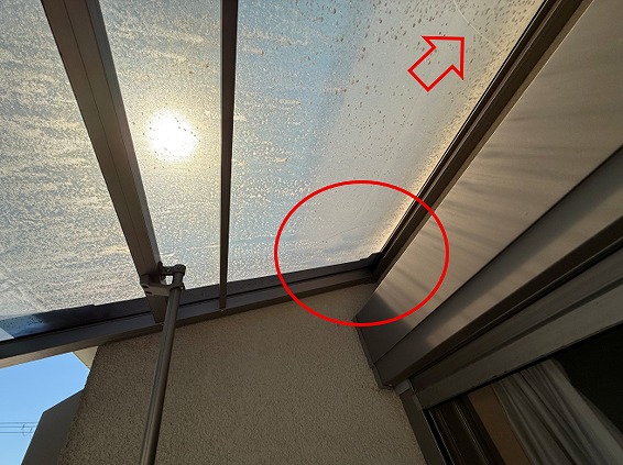 外壁際の屋根材ひび