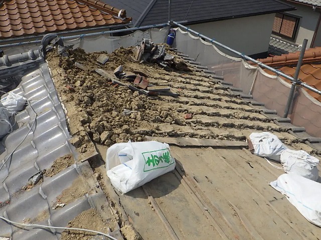 既存屋根材撤去