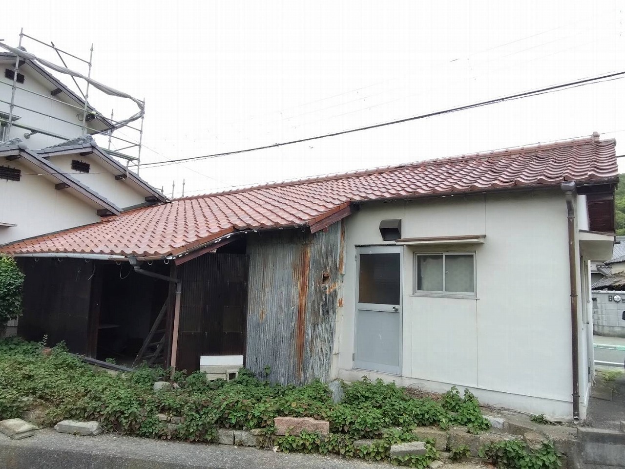 平屋　塩焼き瓦