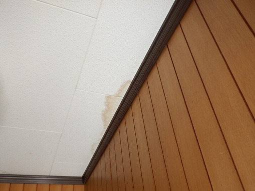 西宮市｜この写真、何が問題かわかりますか？見逃しやすい雨漏りのサイン