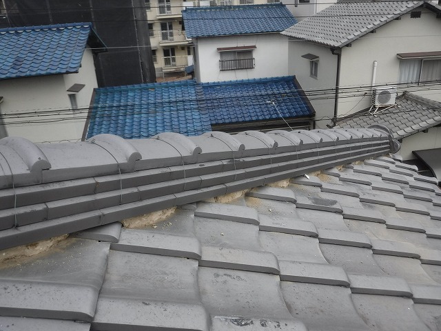 漆喰撤去後の棟下地