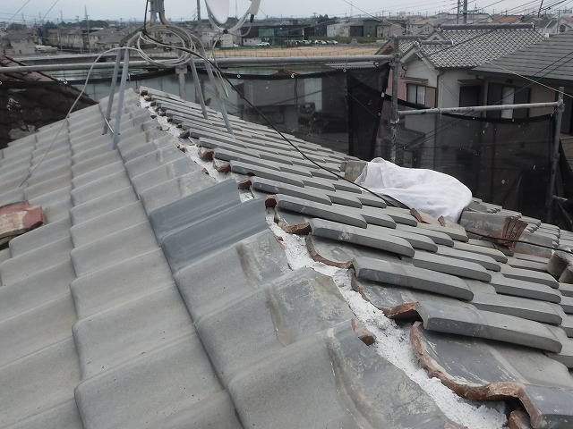 南蛮漆喰施工中の棟