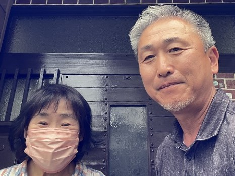 加古川市のH様邸にて　ベランダの排水がうまく流れず天井にシミができてるとお問い合わせ。雨樋交換と外壁塗装をさせていただきました。