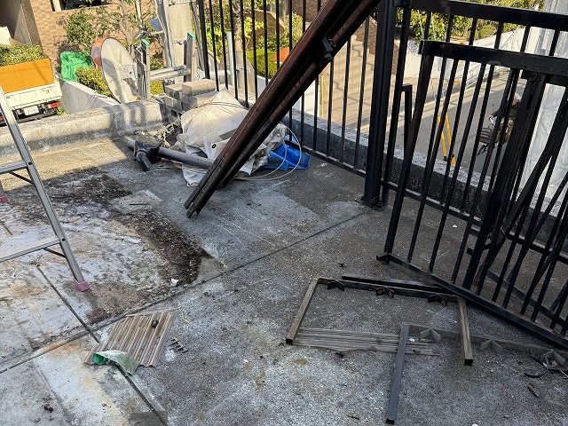 不要物撤去中の床面