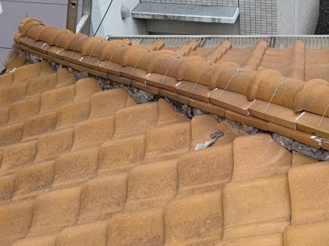 漆喰剝がれ